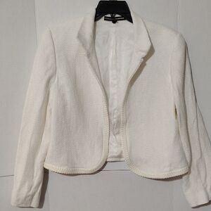 Ivory Cropped Blazer with Notched Lapels and Tailored Fit